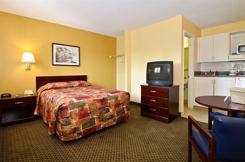 Suburban Studios Charlotte-Ballantyne Pineville Kültér fotó