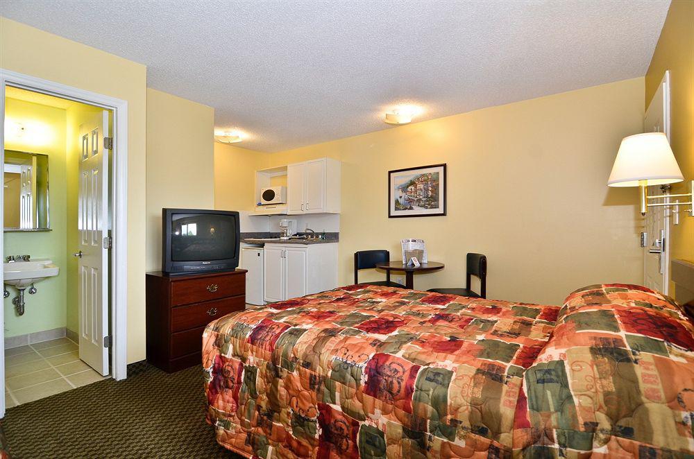 Suburban Studios Charlotte-Ballantyne Pineville Kültér fotó