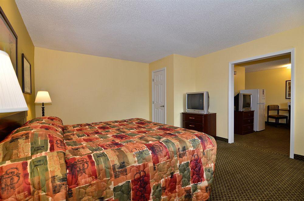 Suburban Studios Charlotte-Ballantyne Pineville Szoba fotó