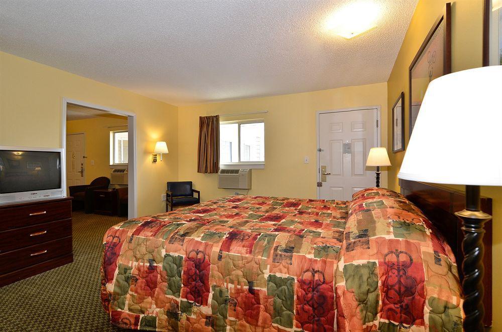 Suburban Studios Charlotte-Ballantyne Pineville Kültér fotó