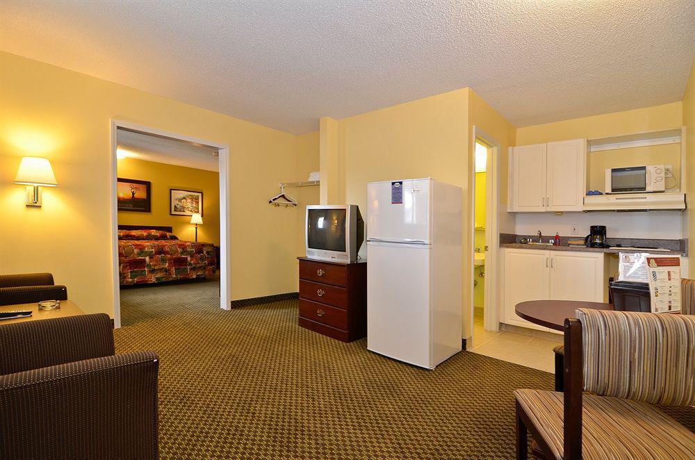 Suburban Studios Charlotte-Ballantyne Pineville Kültér fotó